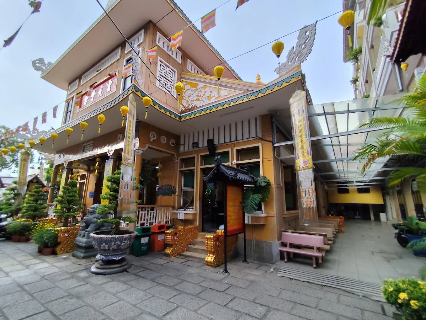 Mặt tiền Tịnh Xá Linh Quang